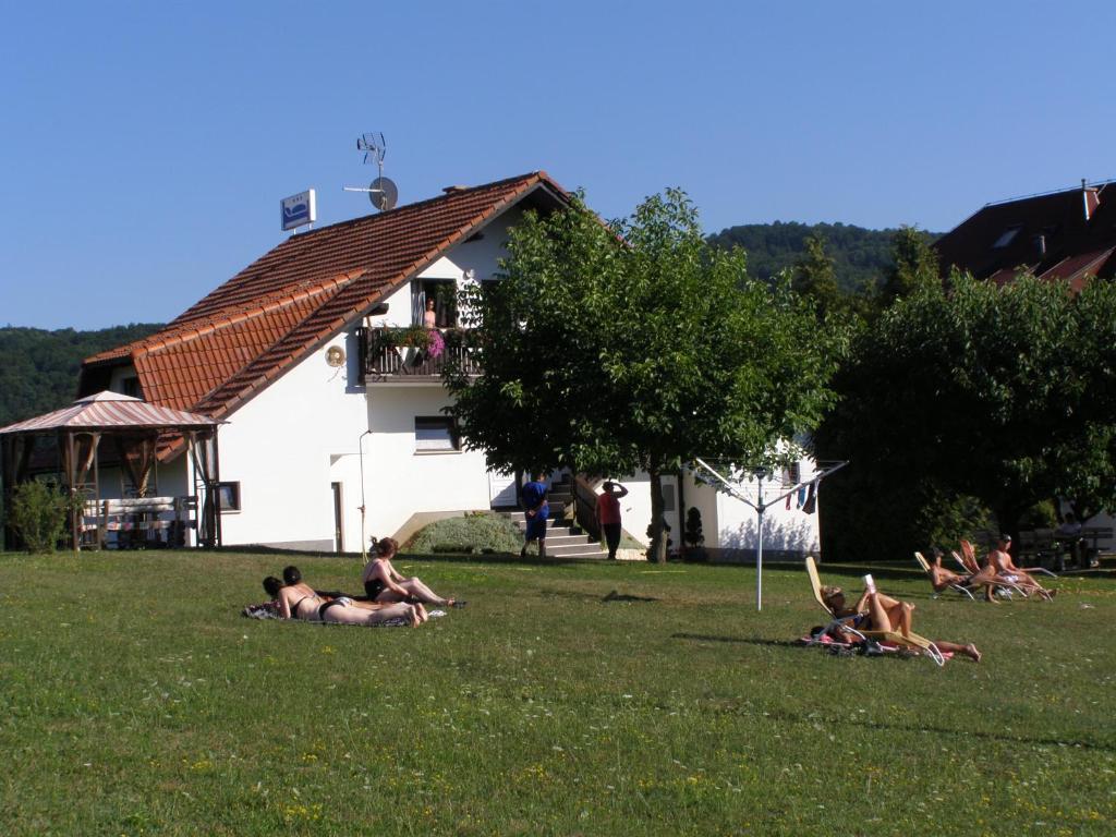Hotel Vukovic House Selište Drežničko Exterior foto